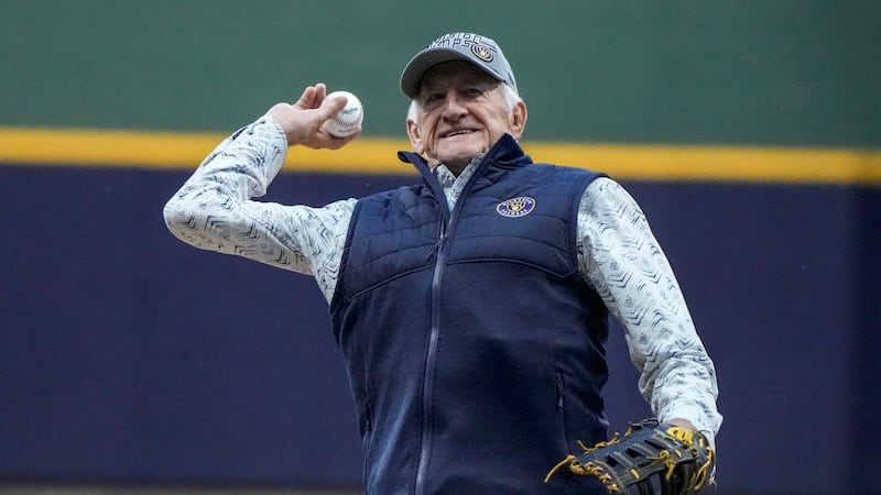 was bob uecker a cigarette smoker Watch talk drunk driving, falsies, on 1976 episode of 'Johnny Carson' Bob uecker - Mr Baseball