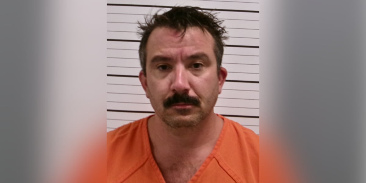 ‘Some 8th graders are hot’: Middle school assistant principal arrested on child pornography charge
