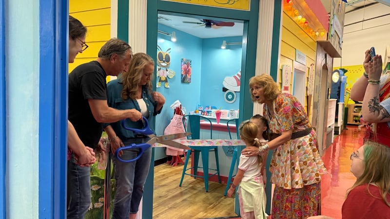 Discovery Center unveils Funky Beez ice cream parlor exhibit
