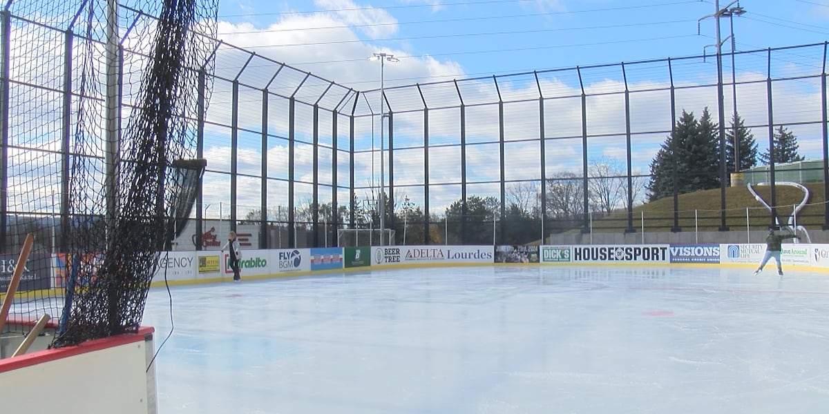 Dick’s House of Sport celebrates official grand opening of ice skating rink