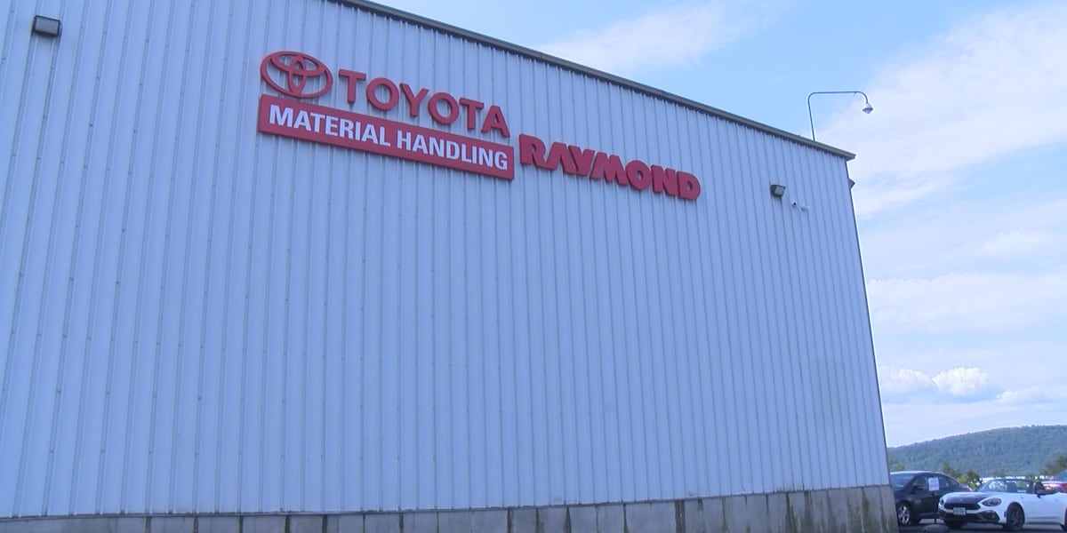 Raymond Corp., Toyota open new factory in Kirkwood
